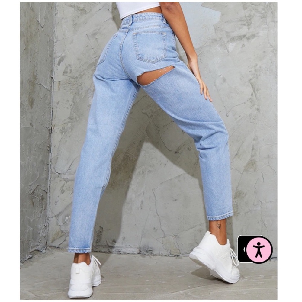 PLT Light Wash Bum Rip Mom Jeans
